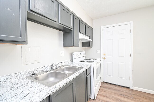 Building Photo - 10923 Birchridge Dr