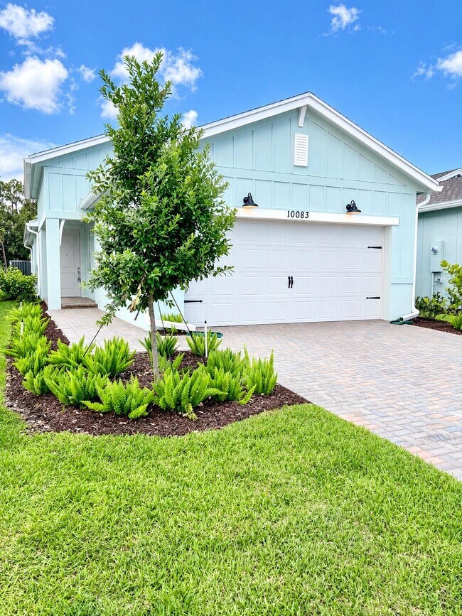 Building Photo - 10083 Dreamweaver Rd