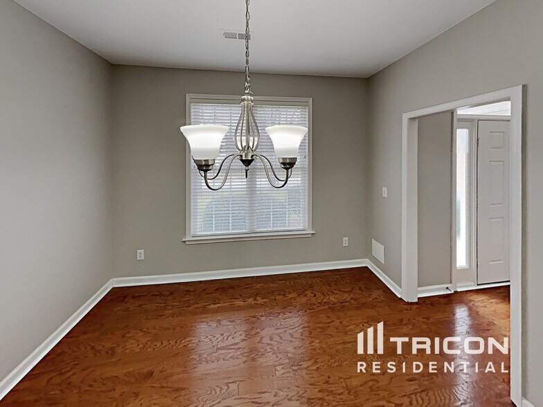 Building Photo - 2403 Glen Meadow Dr