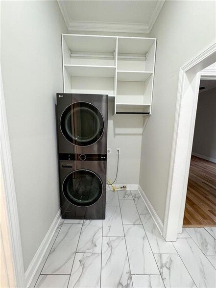 Building Photo - 3307 Baudin St