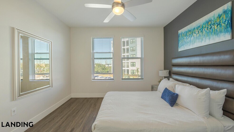 Building Photo - 4950 W Prescott St