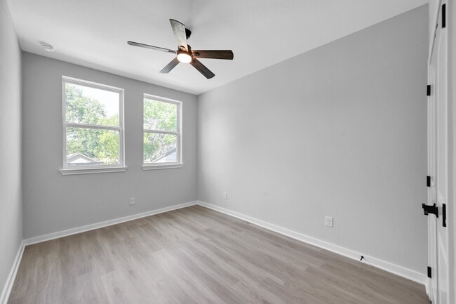 Building Photo - 14839 Spica Ct