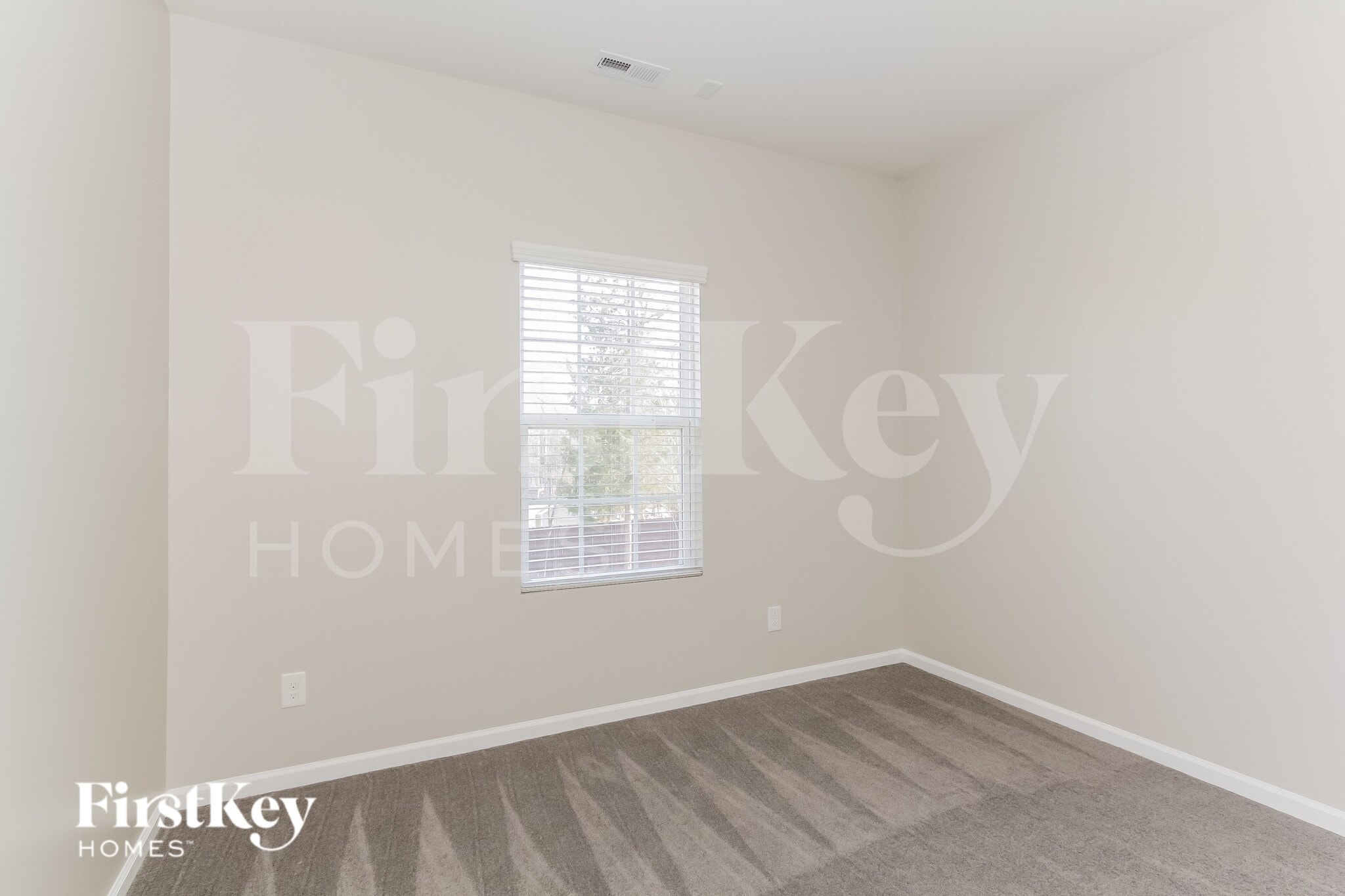 Building Photo - 12204 Flatbush Dr