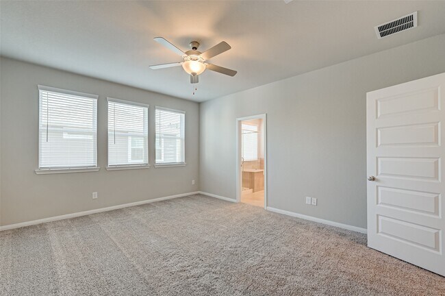 Building Photo - 1526 Lakeline Oak Dr