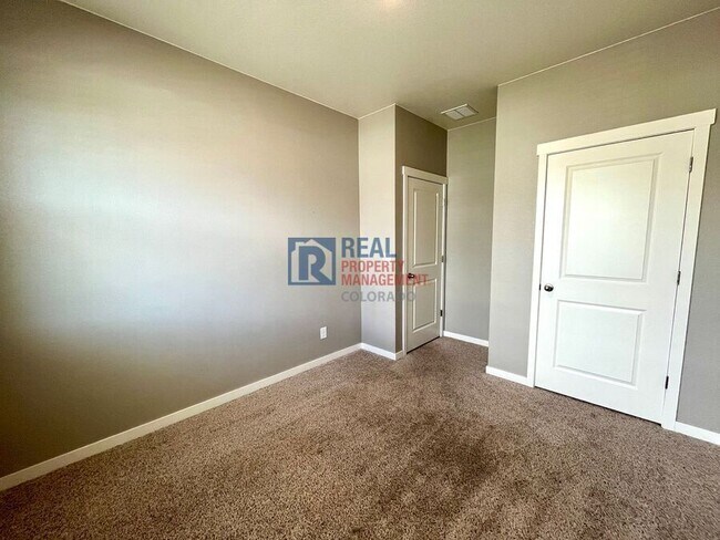 Building Photo - 6945 Yazoo Dr