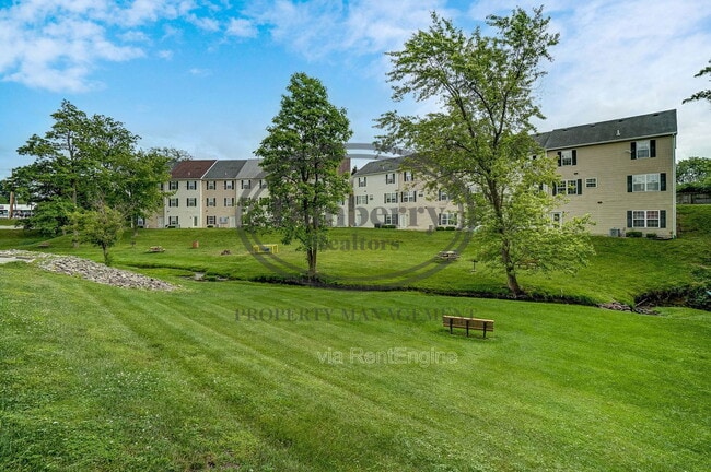 Building Photo - 1115 N Byrne Rd