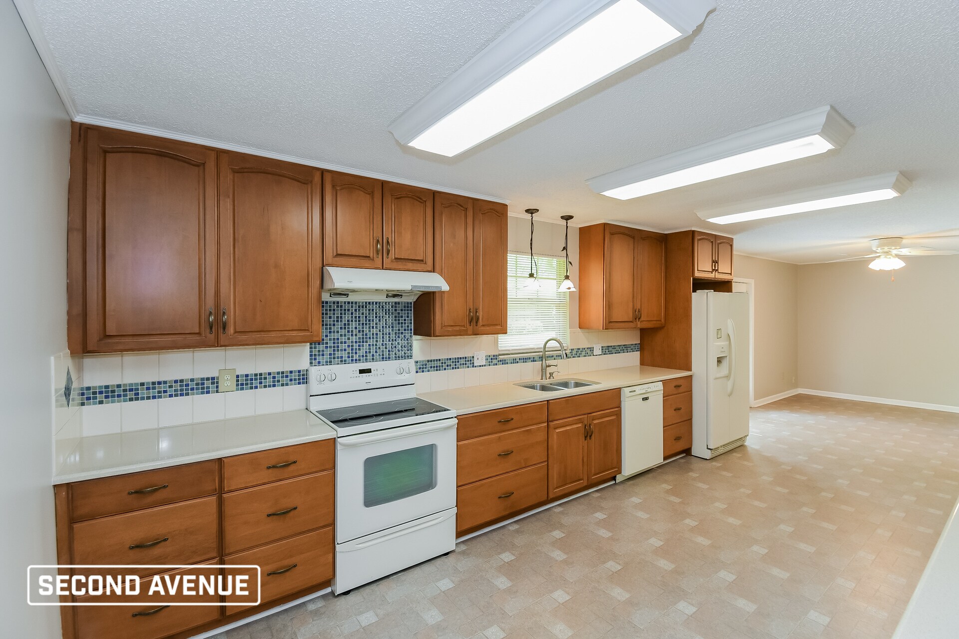 Building Photo - 1512 Rebecca Dr