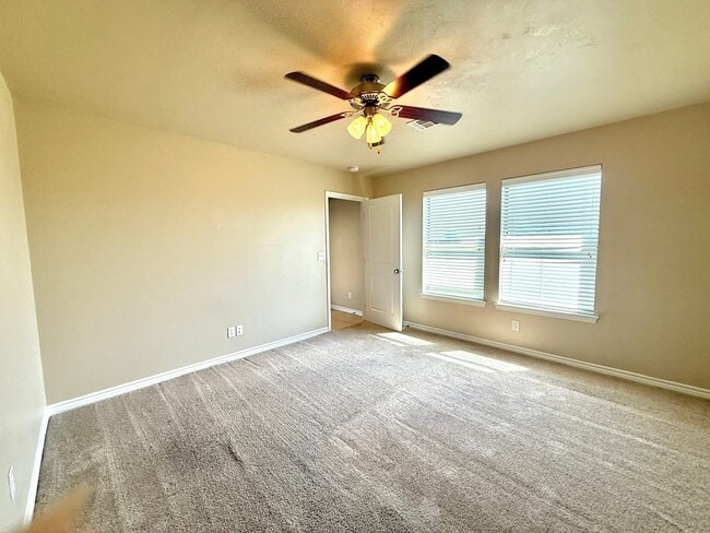 Building Photo - 402 Boggy Creek Dr