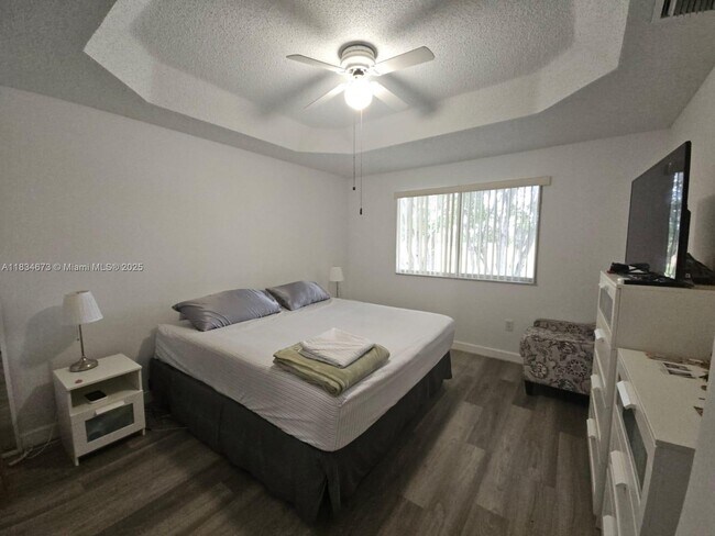 Building Photo - 5030 NW 116th Ct