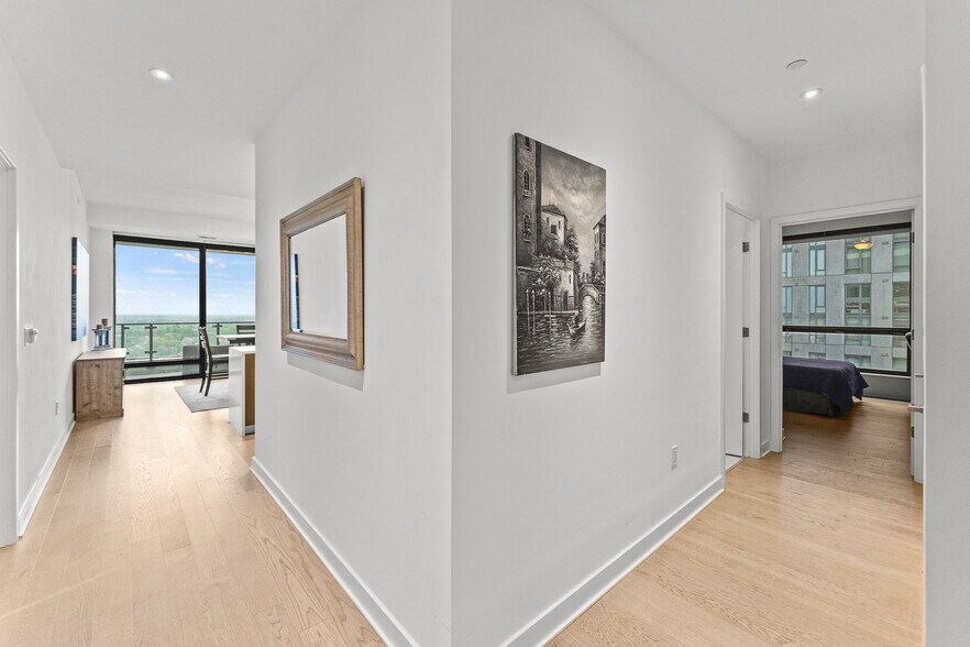 Building Photo - 1650 Silver Hill Dr