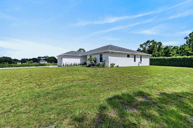Building Photo - 18353 46th Ct N