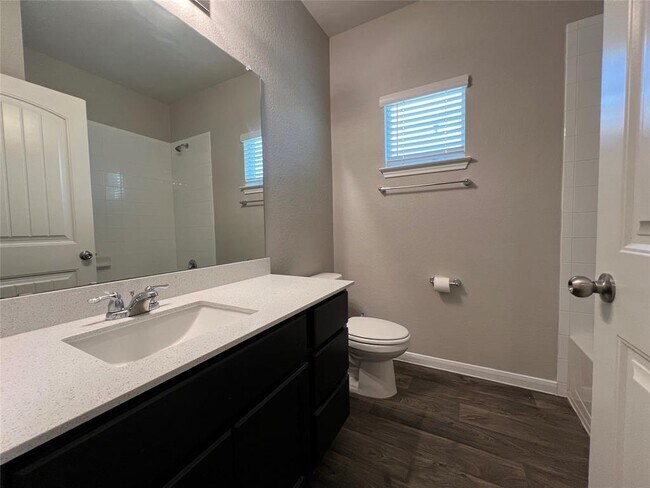 Building Photo - 13800 Cantarra Dr