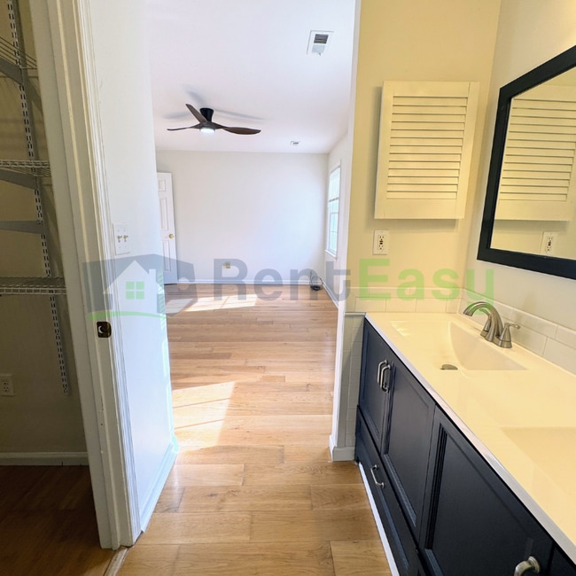 Building Photo - 1329 Millington Ct