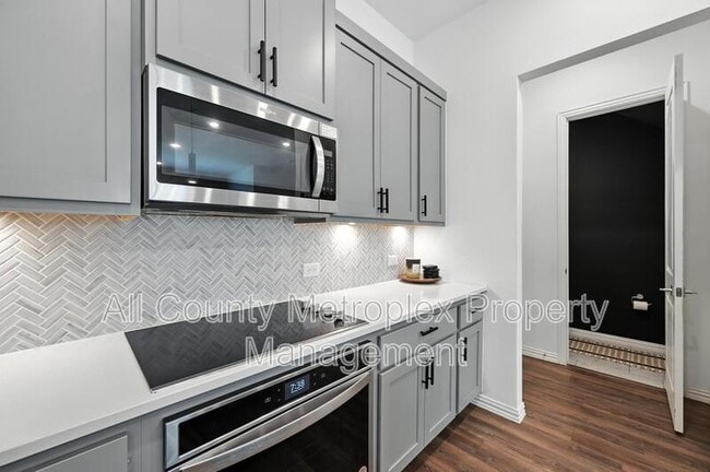 Building Photo - 7513 Laburnam Rd