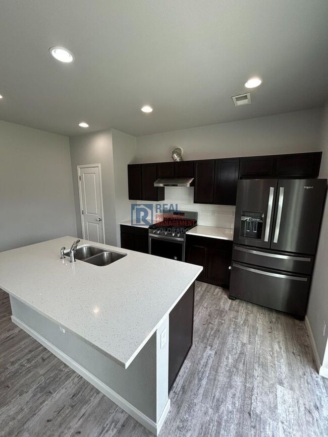 Building Photo - 2909 Quartz Pl