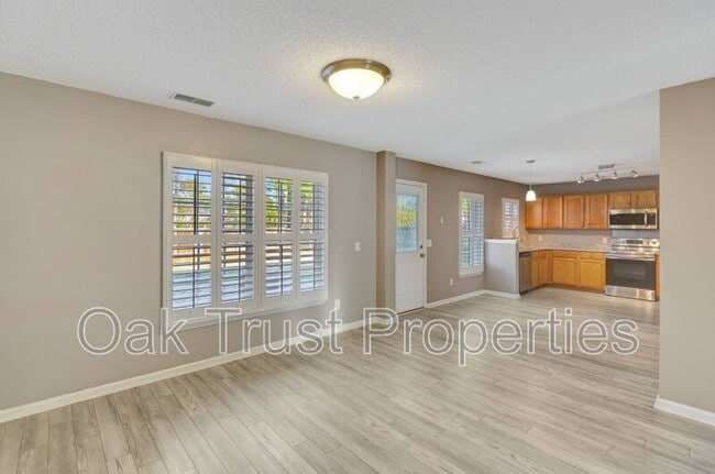 Building Photo - 196 Wildberry Ln