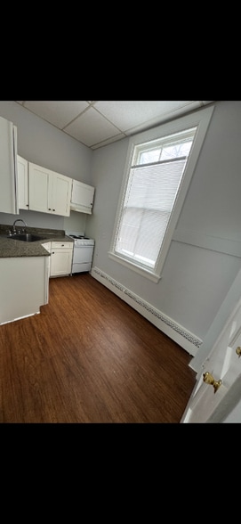 Building Photo - 313 North St