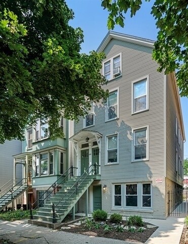 Building Photo - 1736 W Melrose St