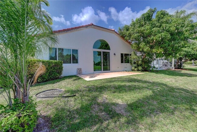Building Photo - 5330 Flamingo Ct