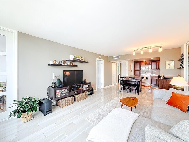 Building Photo - 2741 Taft St