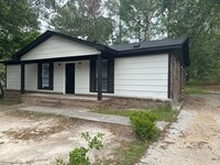 Building Photo - Updated Home Located off Deans Bridge Rd! ...
