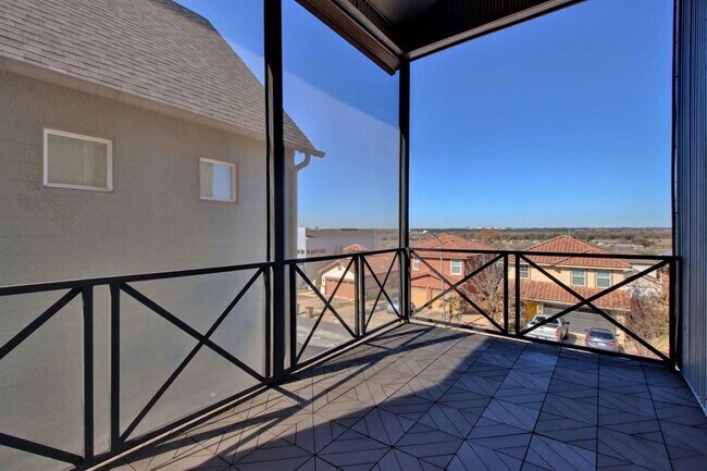 Building Photo - 6133 Seville Dr