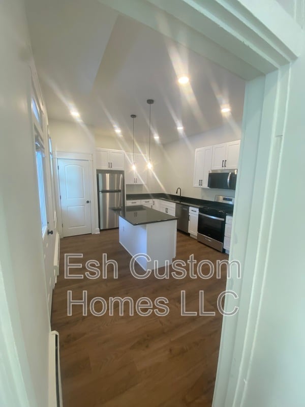 Building Photo - 2686 Lititz Pike