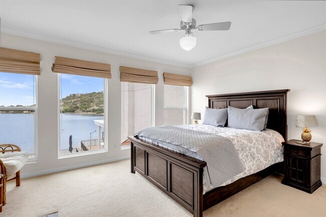 Building Photo - 415 Horseshoe Bay N Blvd