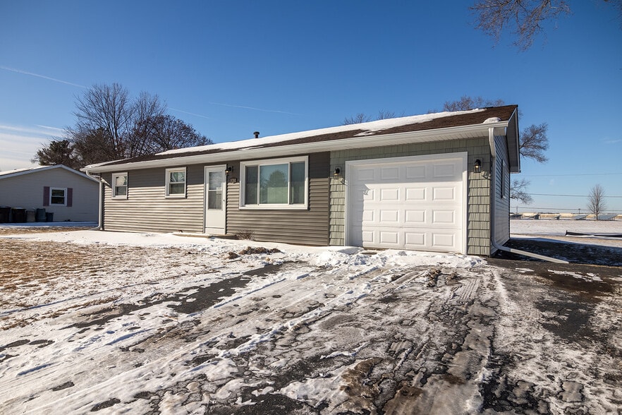 Building Photo - 8704 Indigo Ln