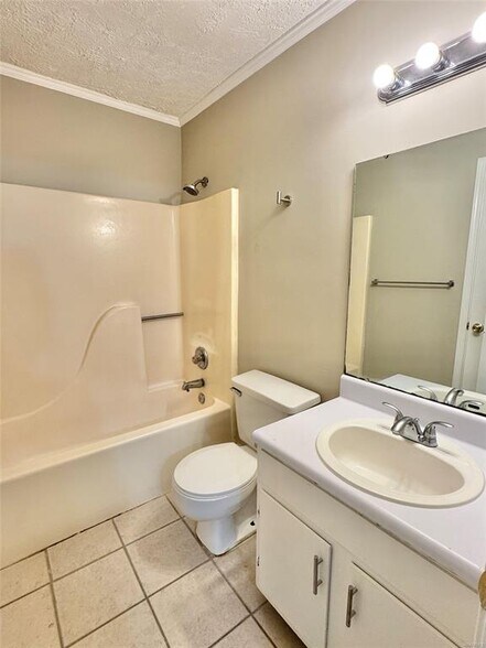 Building Photo - 116 Hargis Dr