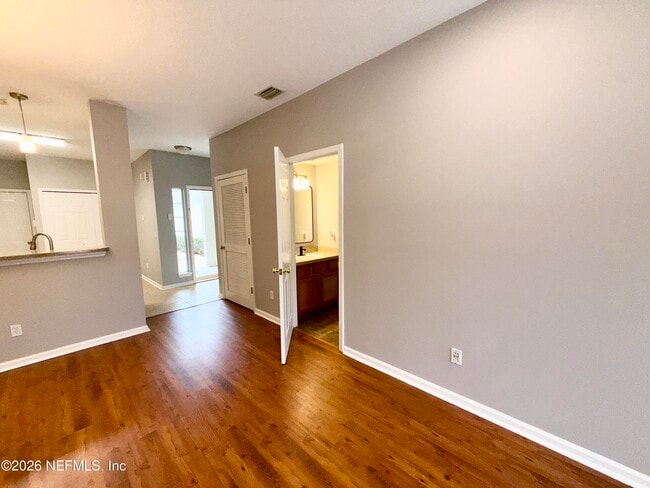 Building Photo - 621 Southbranch Dr