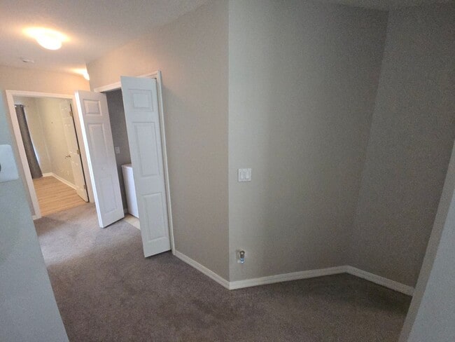 Building Photo - Modern 3 Bedroom 2.5 Bath in Gibsonton (**...