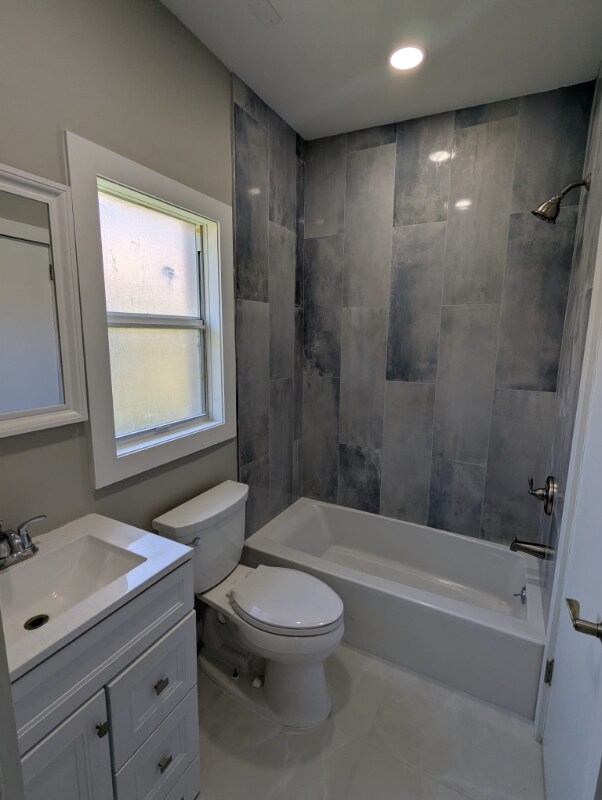 Building Photo - 1650 Jackson St