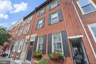 Building Photo - 1434 E Columbia Ave