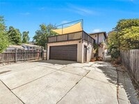 Building Photo - 10528 1/2-10522 Hillhaven Ave