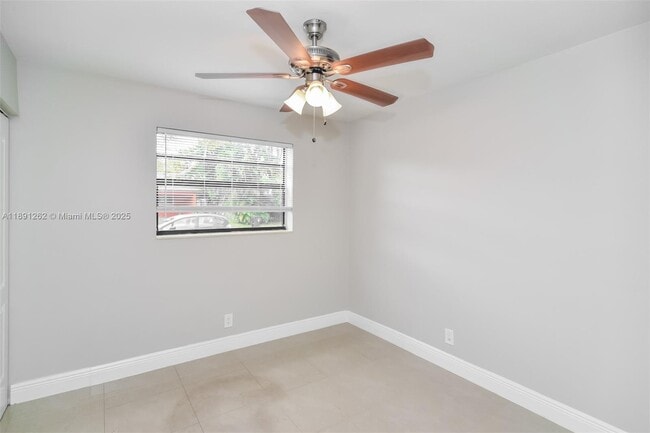 Building Photo - 1061 SW 31st St