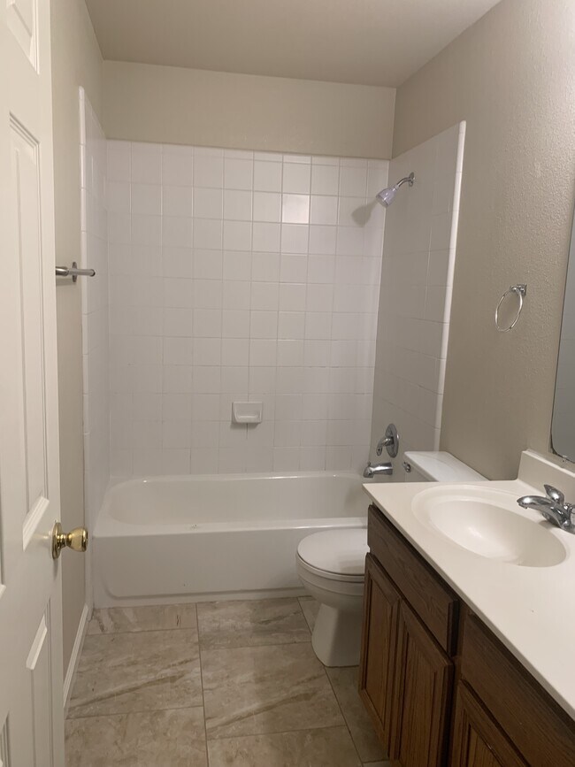 Building Photo - 8711 Redwood Bend
