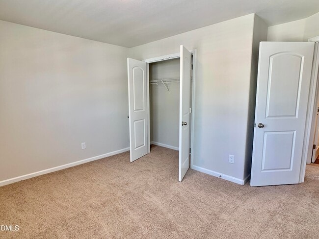 Building Photo - 213 Brisk Dr