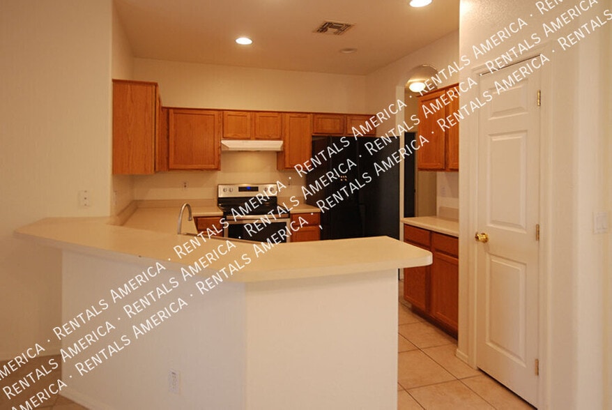 Building Photo - 4212 N 125th Ave