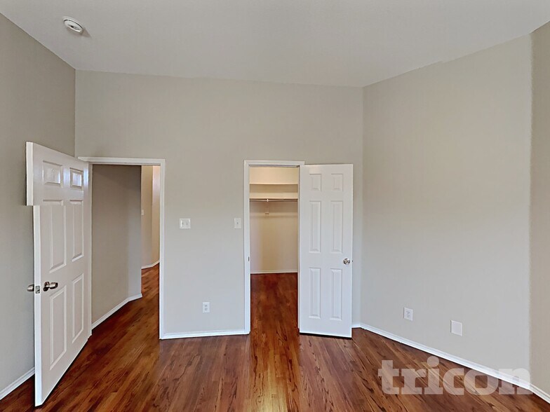 Building Photo - 2524 Wakecrest Dr