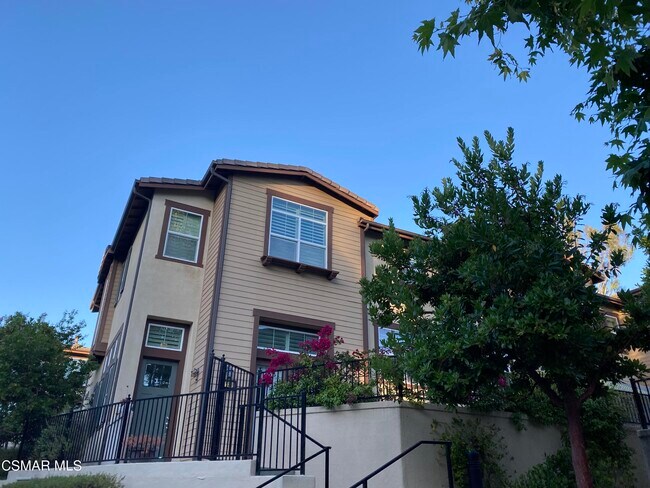 Building Photo - 730 Tennis Club Ln