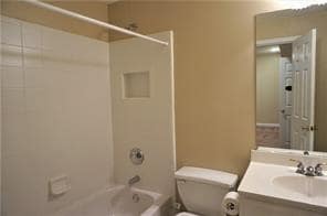 Building Photo - 4372 Paces Point Cir SE