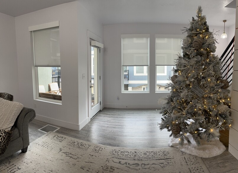 Family Room 2 - 1822 W Torlundy Dr