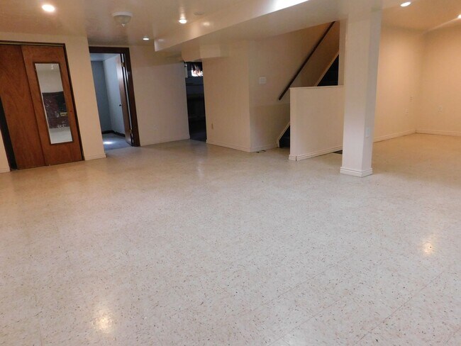 Building Photo - Spacious in the Redlands