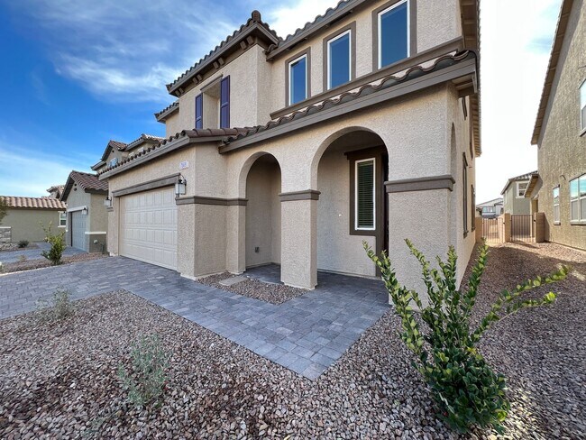 Building Photo - Desert Skies