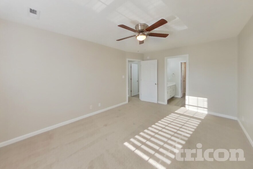 Building Photo - 629 Wolfchase Dr