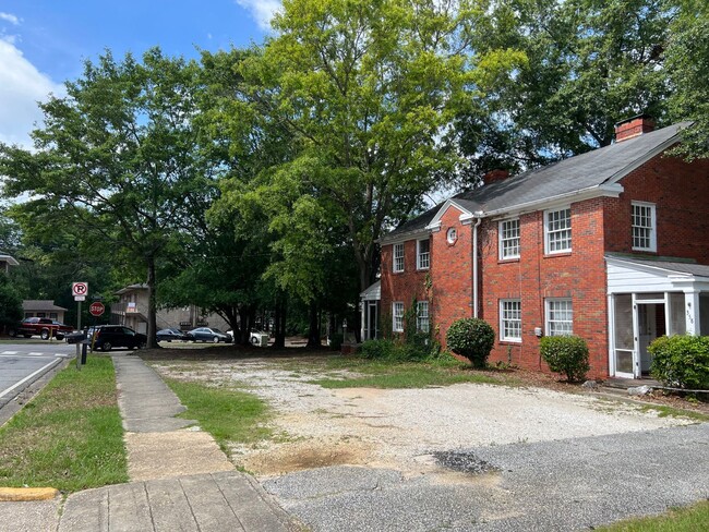 Building Photo - Two bed duplex corner of Armstrong and Sam...