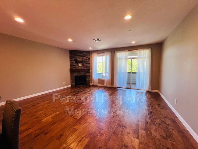 Building Photo - 4307 NW Sage Loop