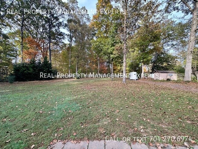 Building Photo - 4237 Rocky River Rd