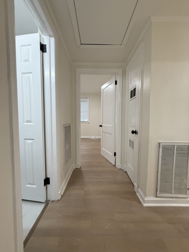 Building Photo - 15 Bradley Dr